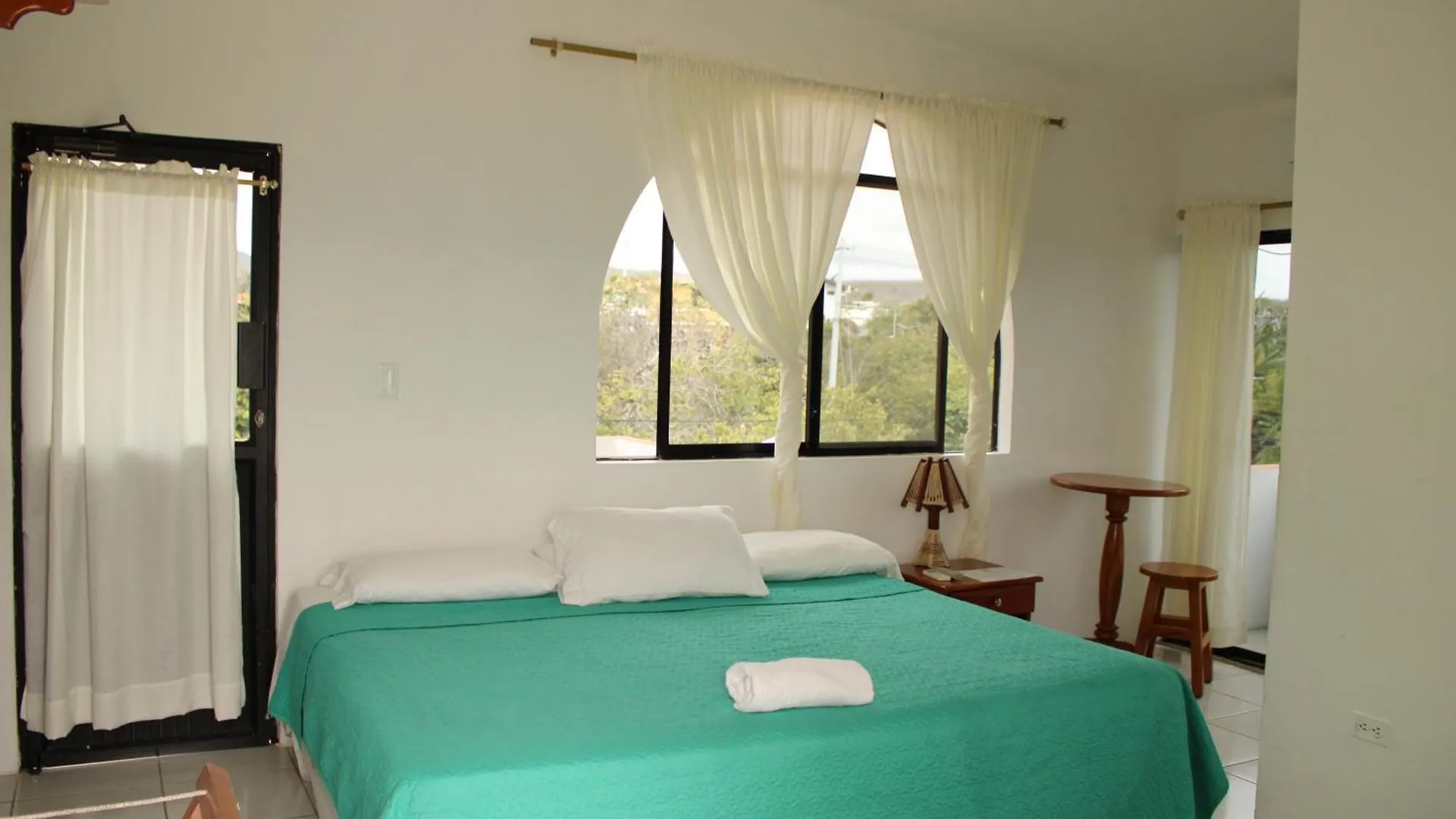 Casa De Nelly Hotel Puerto Baquerizo Moreno 4*,  Ecuador