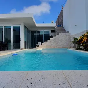 Villa Bonita! Guest House!